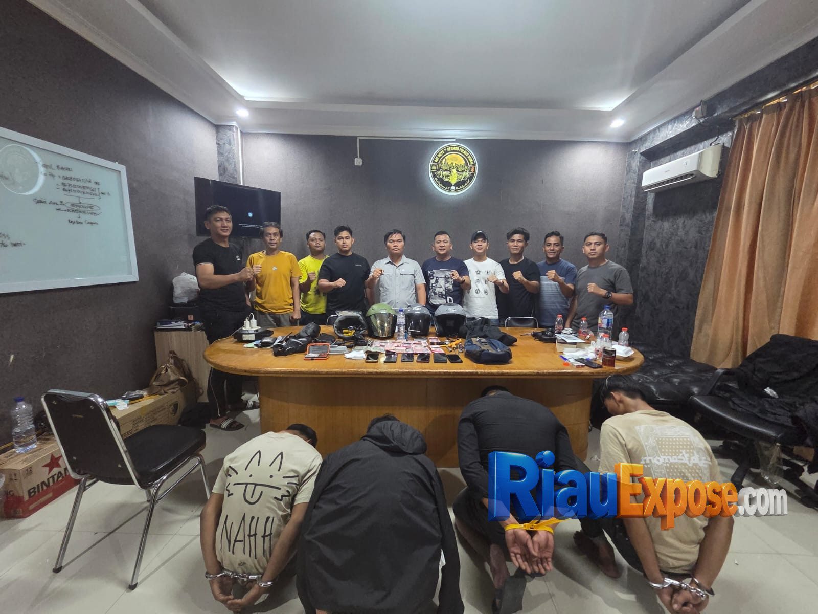 Polres Siak Ringkus Sindikat Curanmor N-Max, Beraksi di 20 TKP dari Siak hingga Pekanbaru 4 Satreskrim Polres Siak akhirnya menjawab keresahan masyarakat terkait maraknya aksi pencurian kendaraan bermotor (curanmor)