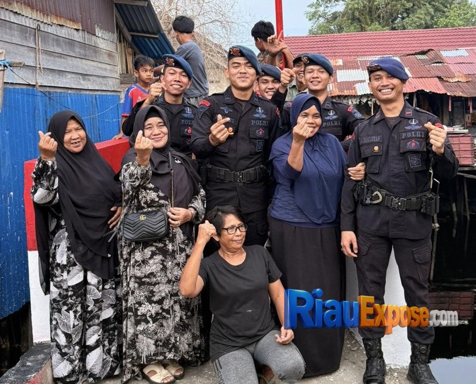 Brimob Polda Riau Bangun Jembatan Presisi