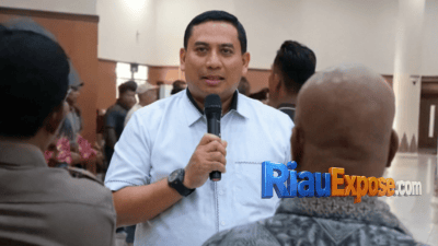 Sekwan DPRD Riau Lapor ke Polda, CCTV Jadi Pintu Masuk Polisi Ungkap Pelaku Kericuhan 11 Dirreskrimum Polda Riau Kombes Pol Hasyim Risahondua menjelaskan penanganan laporan Sekwan DPRD Riau terkait kericuhan rapat anggaran.