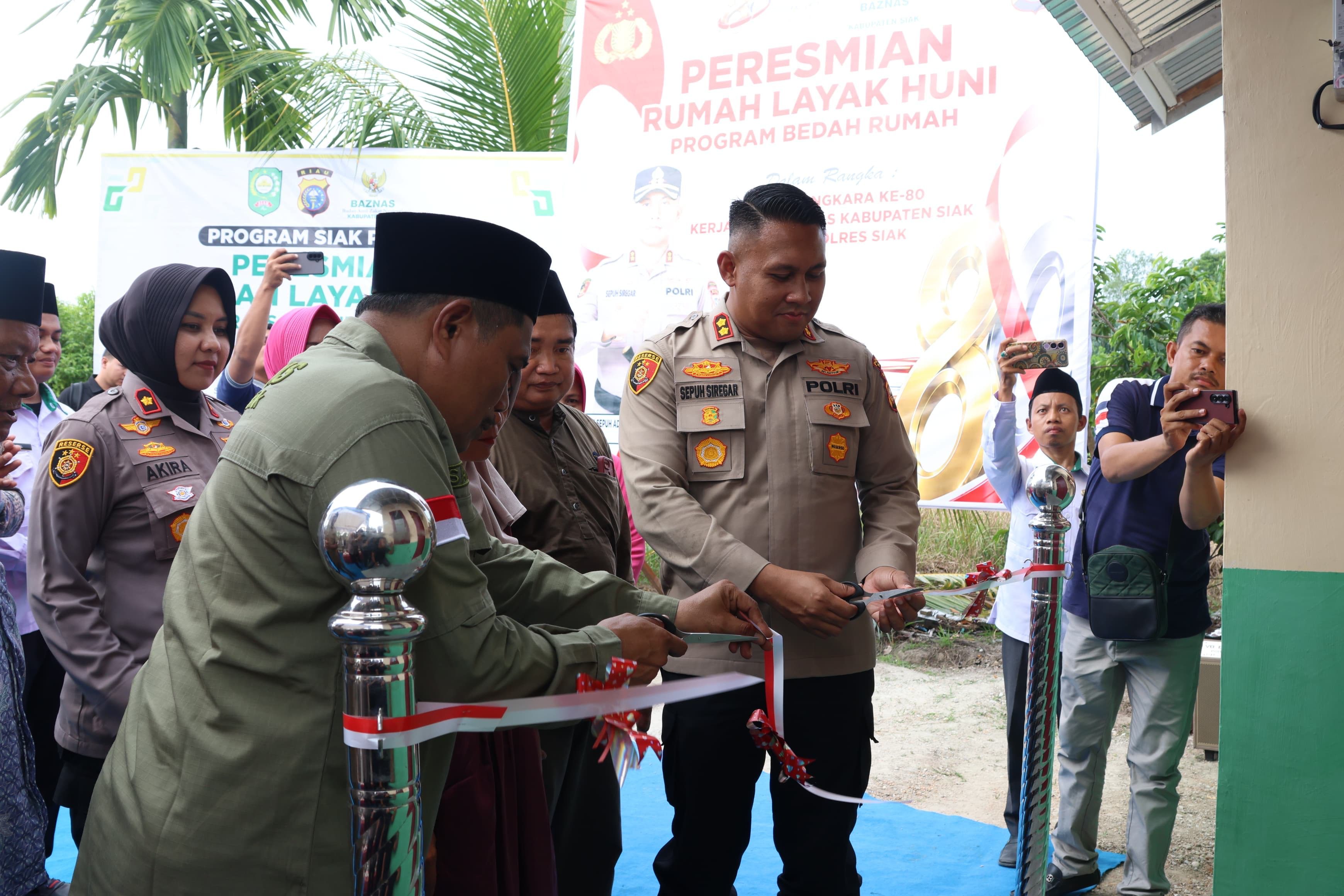 Polres Siak dan BAZNAS Bangun Rumah Impian untuk Warga Buantan Besar, Kapolres Ungkap Zakat Personel Capai Rp167 Juta