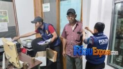 Penyidik Ditreskrimsus Polda Riau melakukan penggeledahan di Kantor Dinas PUPR Kabupaten Rokan Hilir terkait penyidikan dugaan korupsi proyek Jembatan Air Hitam Pujud senilai Rp31,6 miliar.