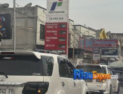 Antrean Bio Solar Mengular 400 Meter di SPBU Jalan Paus Pekanbaru, Fortuner hingga Pajero Ikut Mengisi BBM Subsidi