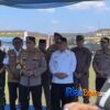 Kapolri Serahkan 80 Ton Pupuk untuk Petani Riau
