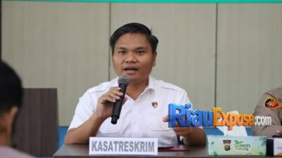 Kasat Reskrim Polres Siak AKP Dr Raja Kosmos P SH MH menyampaikan perkembangan penyelidikan kematian dr Alex Cristo Loris