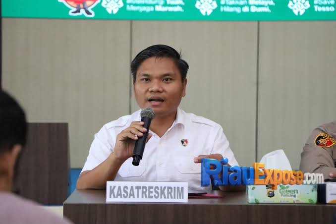 Kasat Reskrim Polres Siak AKP Dr Raja Kosmos P SH MH menyampaikan perkembangan penyelidikan kematian dr Alex Cristo Loris