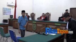 Terbukti Gunakan Ijazah Palsu untuk Nyaleg, Anggota DPRD Pelalawan Sunardi Divonis 4 Tahun Penjara 6 Anggota DPRD Pelalawan Sunardi divonis 4 tahun penjara oleh Pengadilan Negeri Pelalawan