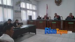 Rahman eks Direktur Utama PT Sarana Pembangunan Rokan Hilir menjalani sidang pembacaan putusan di Pengadilan Negeri Pekanbaru.