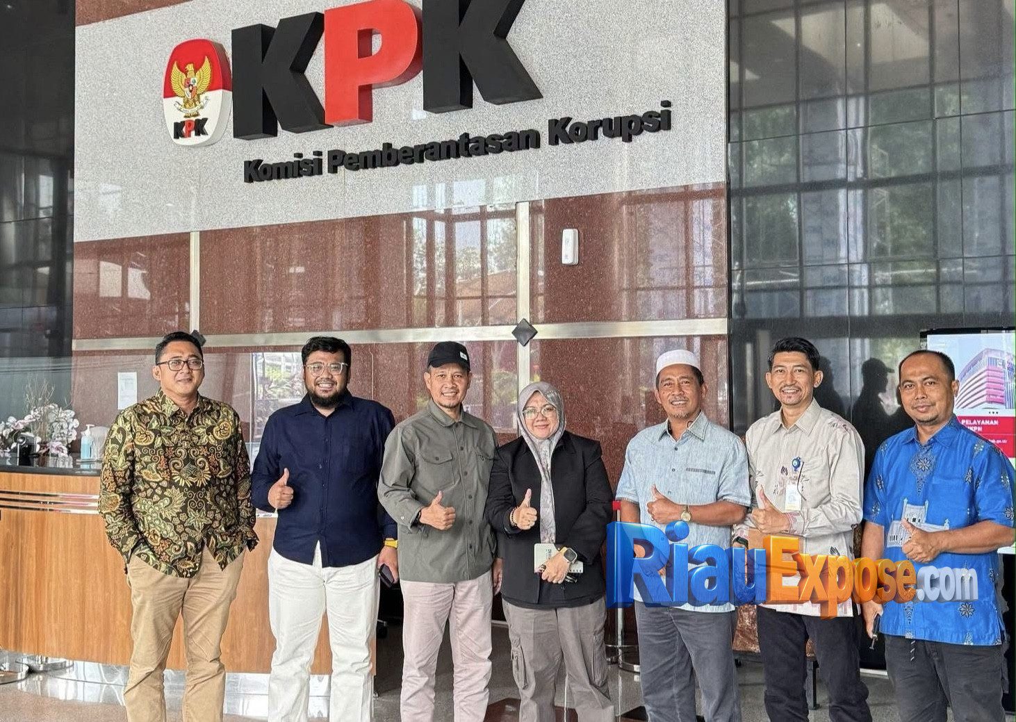 Tak Ingin ASN Siak Berurusan dengan KPK, Bupati Afni Datangi Gedung Merah Putih Perkuat Pencegahan Korupsi 1 Bupati Siak Afni Zulkifli saat melakukan audiensi dengan jajaran Komisi Pemberantasan Korupsi (KPK) di Gedung Merah Putih Jakarta untuk memperkuat pencegahan korupsi dan tata kelola pemerintahan.
