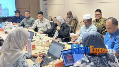 KPK Bakal Turun ke Siak Temui Bupati Afni dan Anak Buahnya, Ada Apa? 10 Bupati Siak Afni Zulkifli saat audiensi bersama jajaran KPK di Gedung Merah Putih membahas penguatan pencegahan korupsi dan tata kelola pemerintahan.