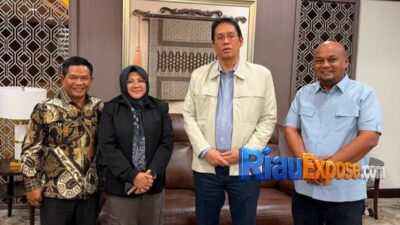 Bupati Siak Afni Z dan Wakil Bupati Syamsurizal Budi bertemu Menteri Keuangan RI Purbaya Yudhi Sadewa di Jakarta membahas pembangunan Kabupaten Siak.