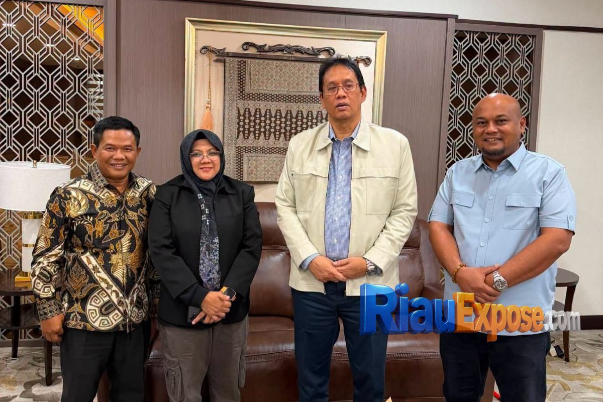 Bupati Siak Afni Z dan Wakil Bupati Syamsurizal Budi bertemu Menteri Keuangan RI Purbaya Yudhi Sadewa di Jakarta membahas pembangunan Kabupaten Siak.