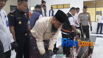 Pemusnahan 8,2 kilogram sabu dan 5.005 butir pil ekstasi asal Malaysia oleh Polres Bengkalis Polda Riau di Mapolres Bengkalis.