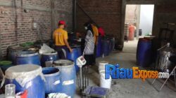PT Marolis Cahaya Internasional di Madiun mengolah minyak jelantah menjadi biodiesel ramah lingkungan untuk pasar ekspor.