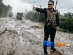 Aktivis Hukum Soroti Kerusakan Jalan Lintas Rengat–Taluk Kuantan, Desak Penertiban Truk ODOL