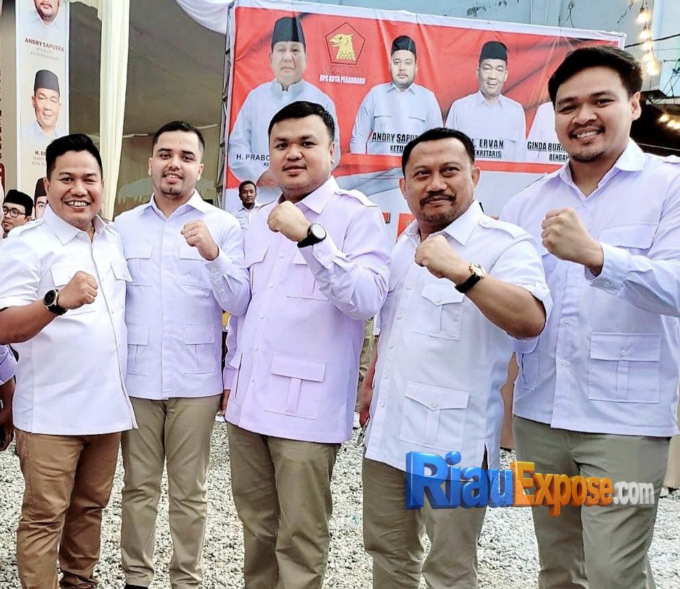 Aprianto Lulus Ujian Advokat PERADI 2026, M Rahul Beri Selamat 1 Aprianto lulus Ujian Advokat PERADI 2026 dan mendapat ucapan selamat dari Kapoksi Komisi III DPR RI M Rahul