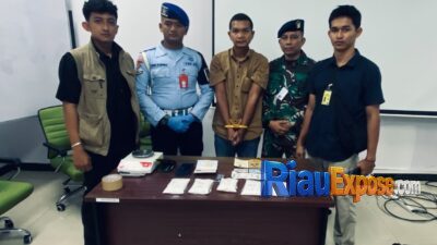 Pelda Arifmon dan petugas Avsec Bandara SSK II Pekanbaru menemukan 1 kg sabu dalam koper calon penumpang City Link asal Aceh