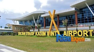 Pembangunan terminal internasional baru Bandara SSK II Pekanbaru untuk meningkatkan kapasitas pelayanan menjadi 5 juta penumpang per tahun.
