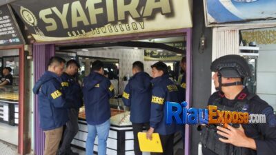 Polda Riau geledah Toko Emas Syafira di Siak Hulu terkait dugaan PETI Kuansing