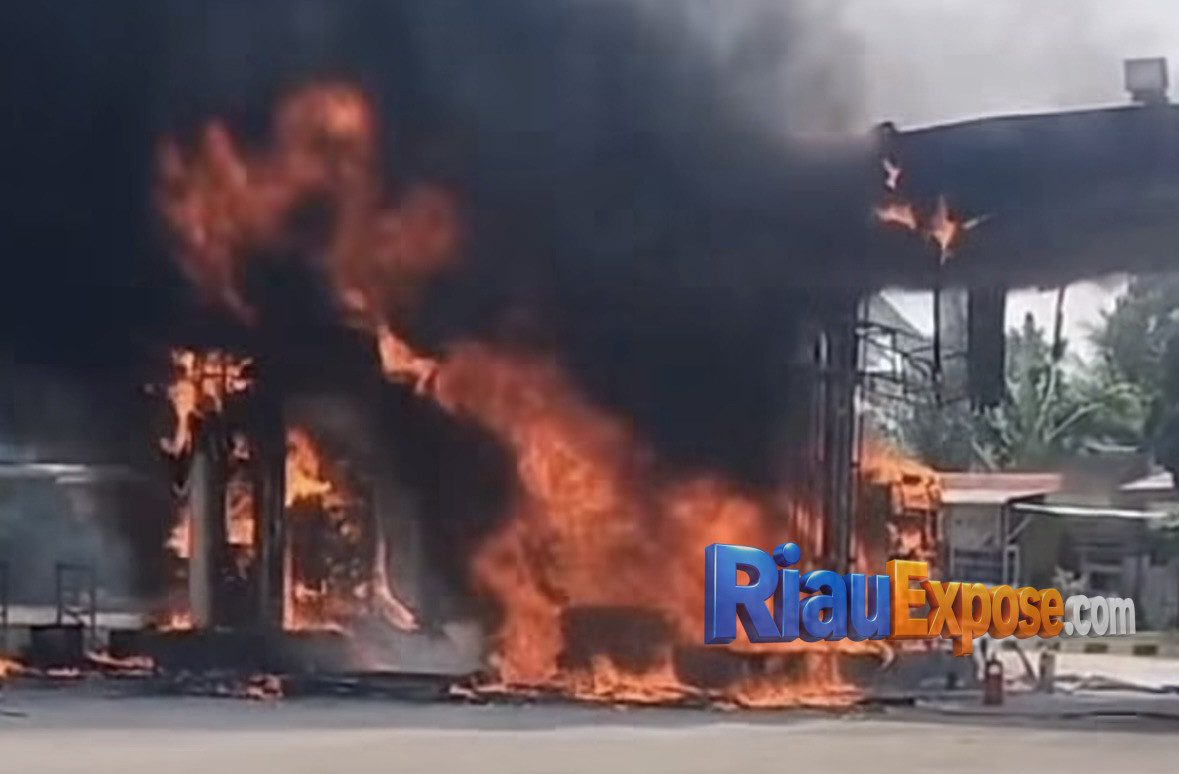 SPBU Samping RM Nilam Sari Sorek Terbakar, Api dari Minibus Saat Isi BBM