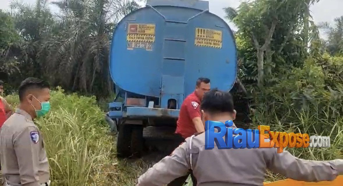 Pasutri Tewas di Jalintim Pelalawan, Truk Tangki Diduga Rem Blong