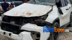 Toyota Fortuner mengalami kecelakaan tunggal di Jalintim KM 111 Sorek Dua Pelalawan