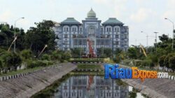 Guru Besar UIN Sultan Syarif Kasim Riau H. Ilyas dipanggil KPK sebagai saksi kasus Bupati Kuansing.