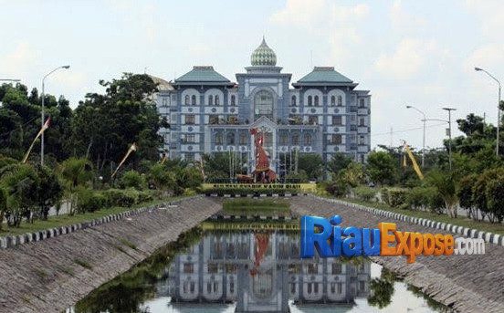 Guru Besar UIN Suska Riau H. Ilyas Dipanggil KPK, Saksi Kasus Bupati Kuansing
