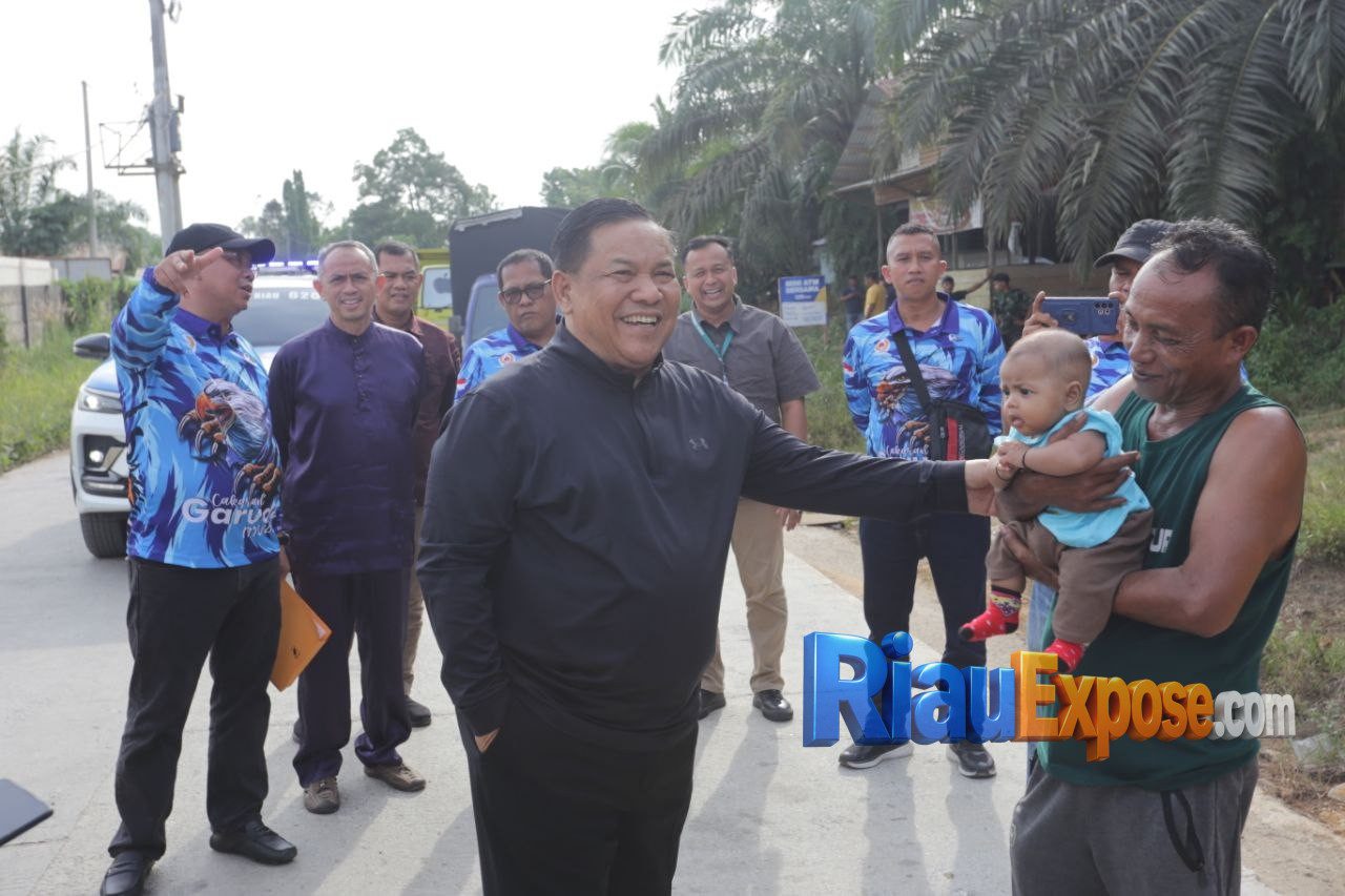 PT Yuni Bersaudara bantu pembangunan Jalan Lupat Kain-Lubuk Agung dengan rigid beton senilai lebih dari Rp30 miliar