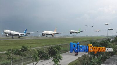Asap karhutla Kalimantan mengganggu operasional penerbangan dan menurunkan jarak pandang di sejumlah bandara