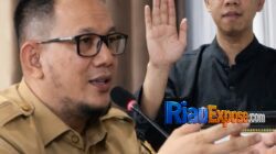 Rahmat Setiawan Peraih Penghargaan NASA Bakal Dapat Beasiswa dan Direkrut Kominfo Siak 9 Rahmat Setiawan, hacker asal Perawang penerima penghargaan NASA, mendapat beasiswa kuliah dan direkrut sebagai staf Kominfo Kabupaten Siak.