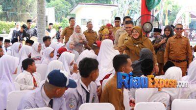 Bupati Siak Afni Zulkifli saat membuka kegiatan kebudayaan di Balairung Sri
