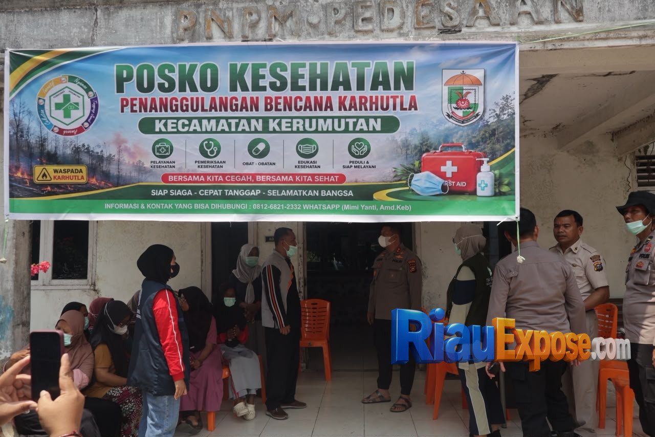 Polda Riau Beri Layanan Kesehatan Warga Kerumutan dan Petugas Karhutla